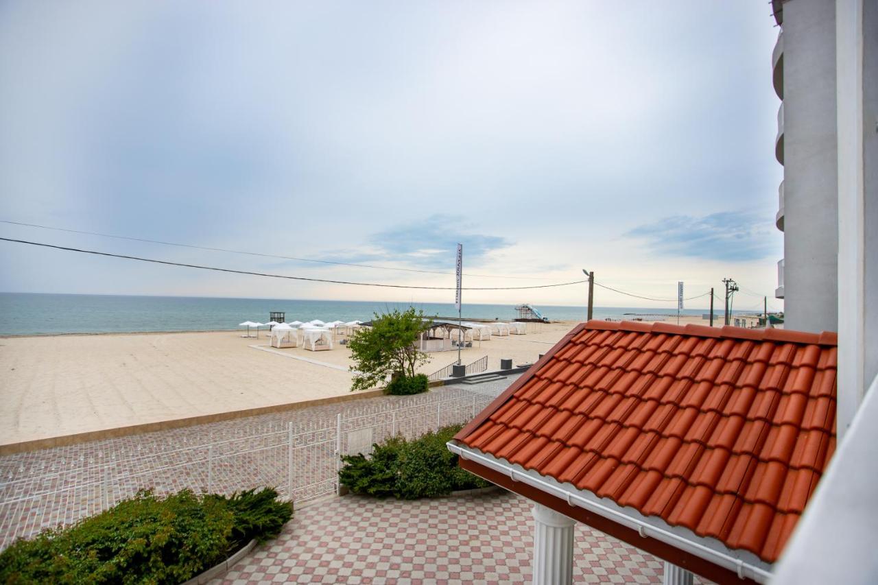 Olimp Hotell Zaliznyi Port Exteriör bild