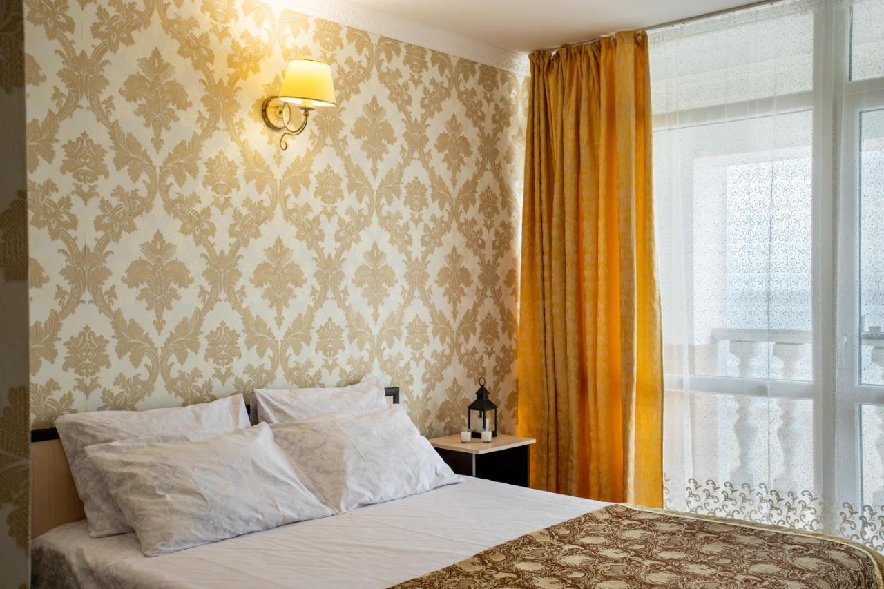 Olimp Hotell Zaliznyi Port Exteriör bild