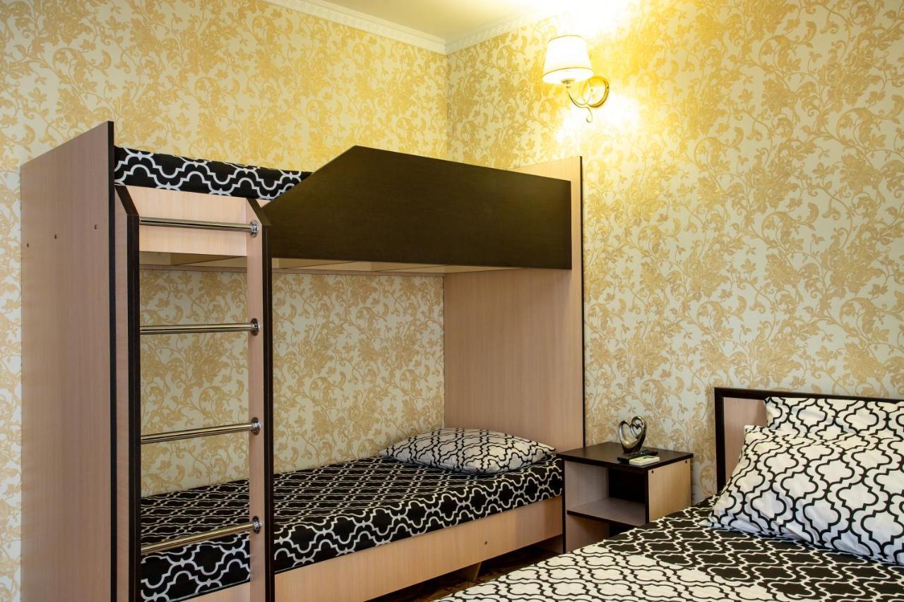 Olimp Hotell Zaliznyi Port Exteriör bild