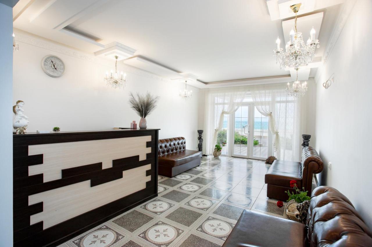 Olimp Hotell Zaliznyi Port Exteriör bild