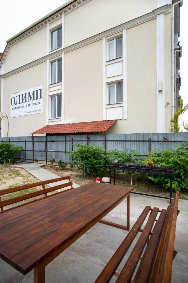 Olimp Hotell Zaliznyi Port Exteriör bild