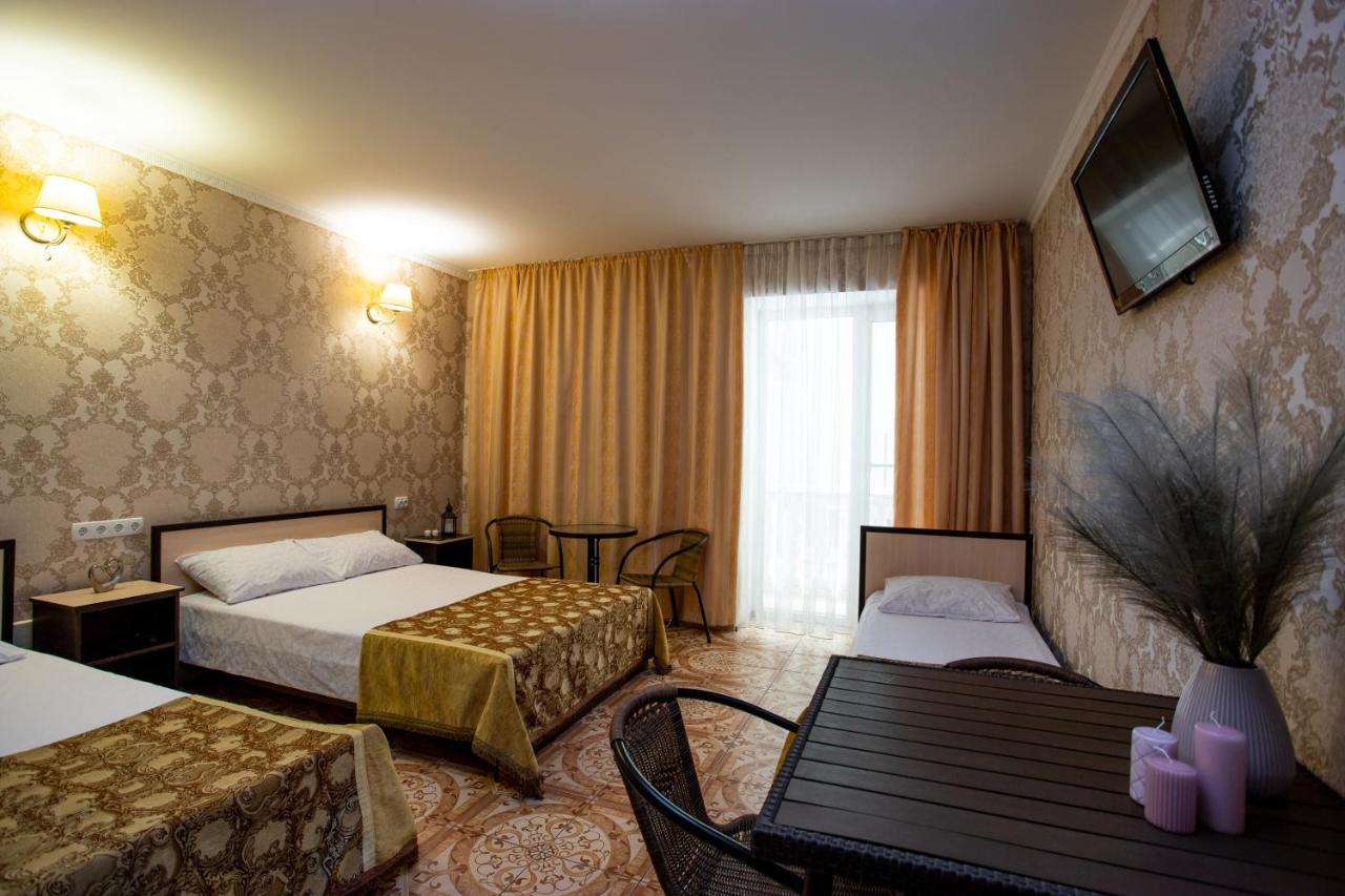 Olimp Hotell Zaliznyi Port Exteriör bild