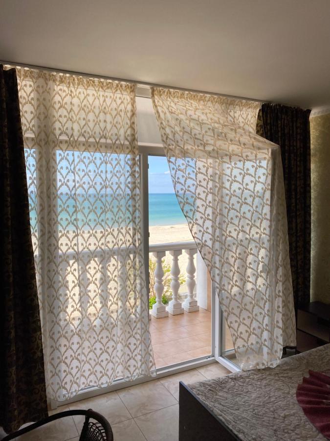 Olimp Hotell Zaliznyi Port Exteriör bild