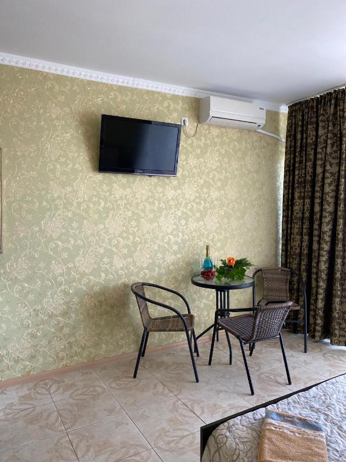 Olimp Hotell Zaliznyi Port Exteriör bild